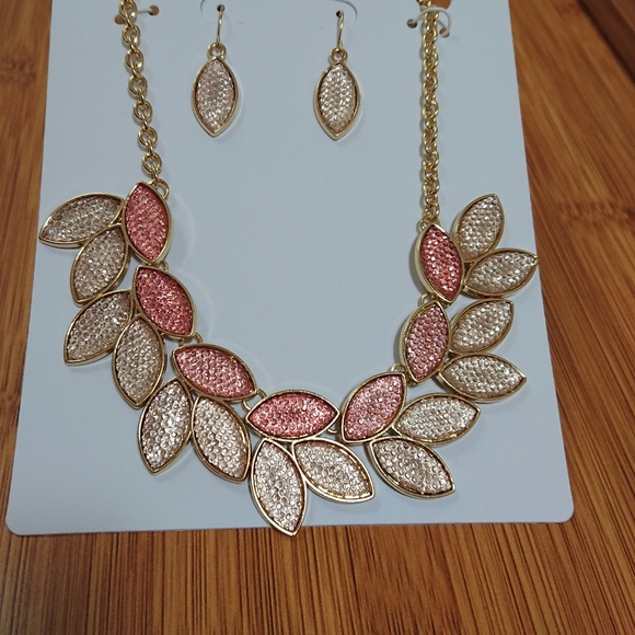 Ellen Tracy Necklace & Earring set - Picture 10 of 16